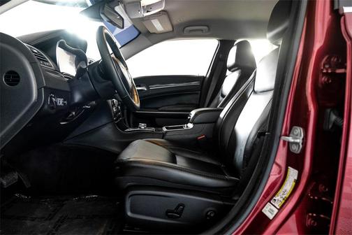 2018 Chrysler 300 Touring