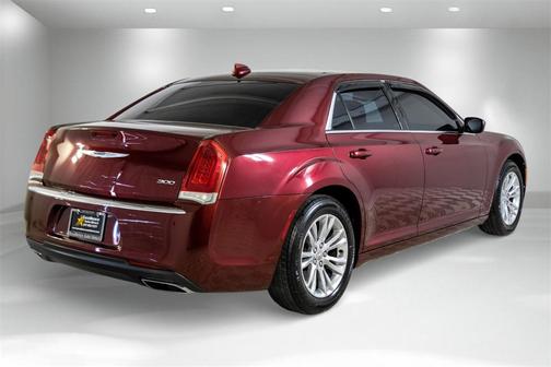 2018 Chrysler 300 Touring