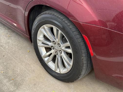 2018 Chrysler 300 Touring