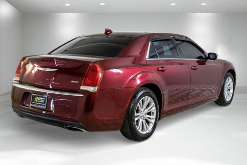 2018 Chrysler 300 Touring