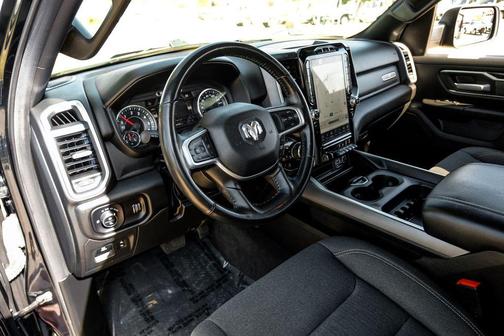 Diamond Black Crystal Pearlcoat 2023 RAM 1500 Big Horn/Lone Star