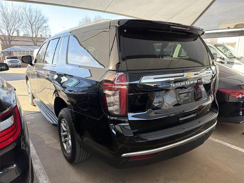 2023 Chevrolet Suburban LS