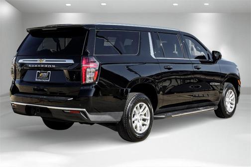 2024 Chevrolet Suburban LT