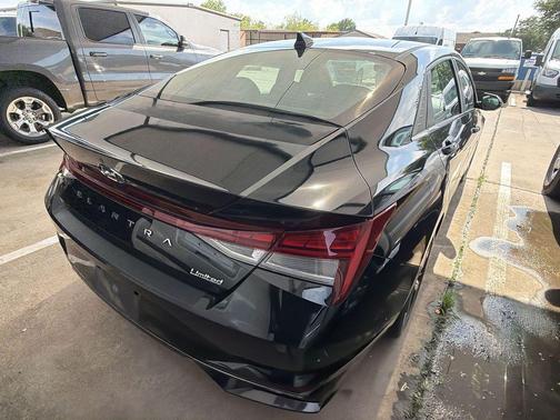 Onyx Black 2023 Hyundai ELANTRA Limited