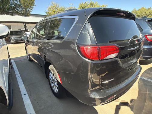 2020 Chrysler Voyager LXI