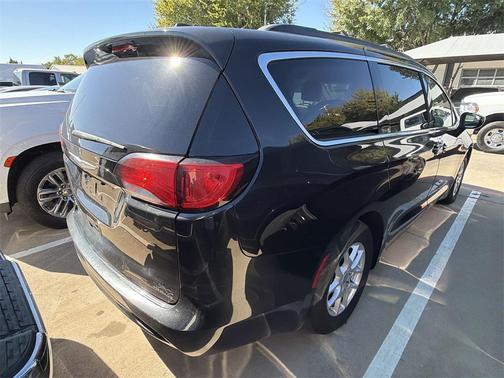 2020 Chrysler Voyager LXI