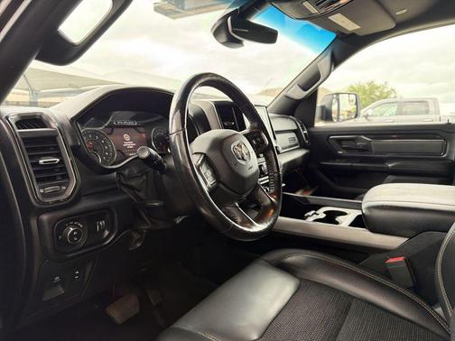 Diamond Black Crystal Pearl 2020 RAM 1500 Big Horn/Lone Star