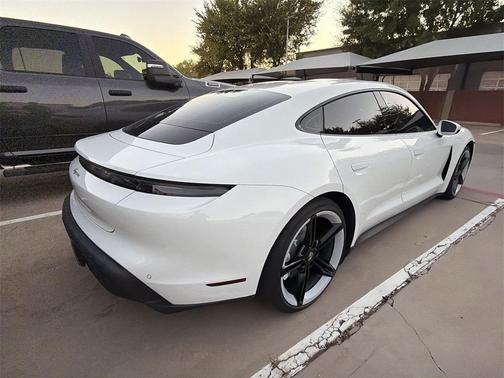 2022 Porsche Taycan Base