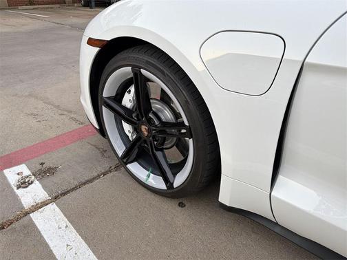 2022 Porsche Taycan Base