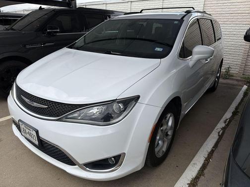 Bright White Clearcoat 2017 Chrysler Pacifica Touring-L