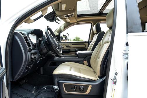 Bright White Clearcoat 2021 RAM 1500 Limited