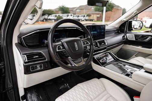 CHROME CAVIAR DARK GRAY MET 2022 Lincoln Navigator Black Label