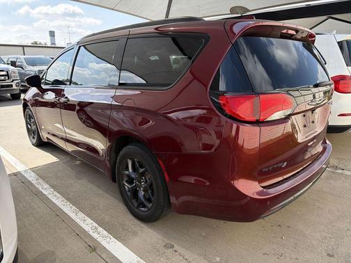Velvet Red Pearlcoat 2018 Chrysler Pacifica Touring-L Plus