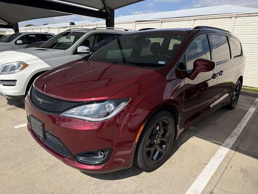 Velvet Red Pearlcoat 2018 Chrysler Pacifica Touring-L Plus