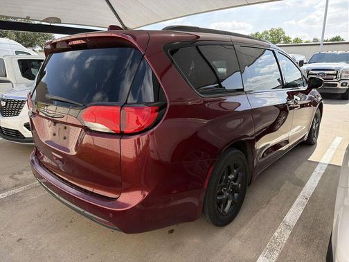 Velvet Red Pearlcoat 2018 Chrysler Pacifica Touring-L Plus