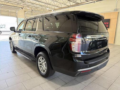 2022 Chevrolet Suburban LT