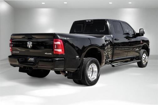 2024 RAM 3500 Laramie Crew Cab 4x4 8' Box