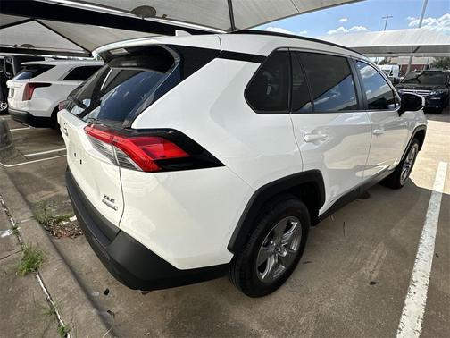 2022 Toyota RAV4 Hybrid XLE