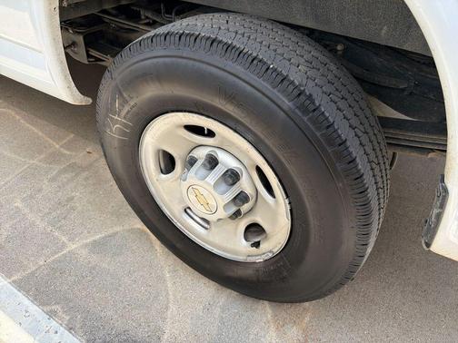 Summit White 2024 Chevrolet Express 2500 Work Van