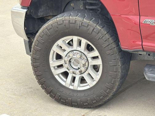 RUBY RED METALLIC 2019 Ford F-250 XLT
