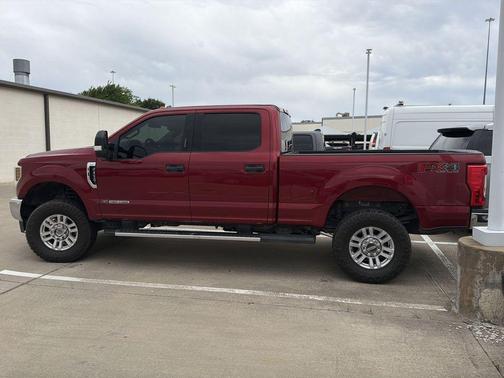 RUBY RED METALLIC 2019 Ford F-250 XLT