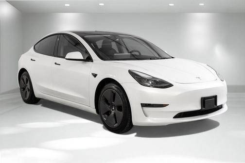 Pearl White Multi-Coat 2022 Tesla Model 3 Long Range