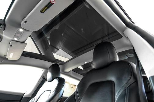 Pearl White Multi-Coat 2022 Tesla Model 3 Long Range