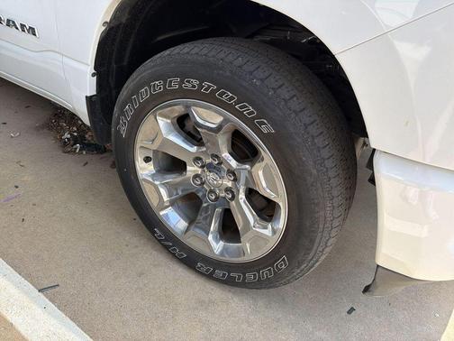 Bright White Clearcoat 2023 RAM 1500 Big Horn/Lone Star