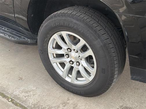 2023 Chevrolet Suburban LS