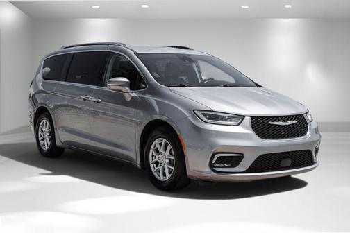 Billet Silver Metallic Clearcoat 2021 Chrysler Pacifica Touring L