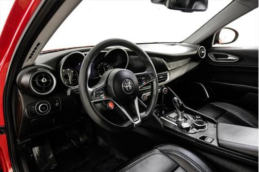 2019 Alfa Romeo Giulia Base
