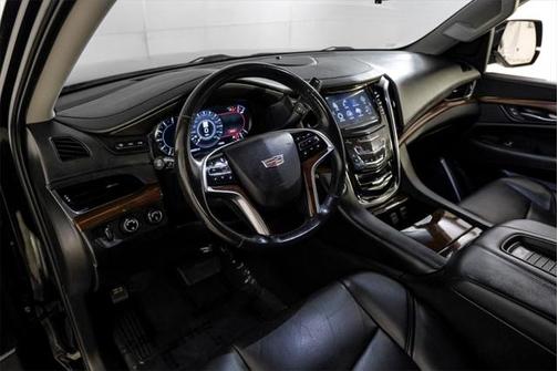 2018 Cadillac Escalade Luxury