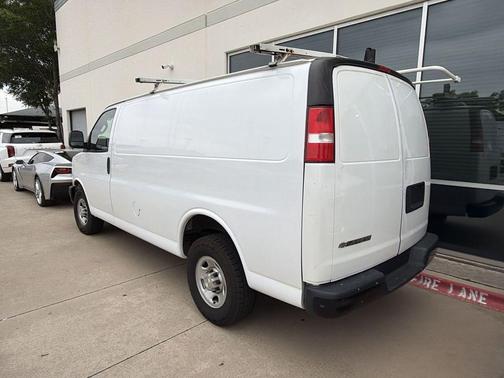 Summit White 2021 Chevrolet Express 3500 RWD 3500 Regular Wheelbase WT