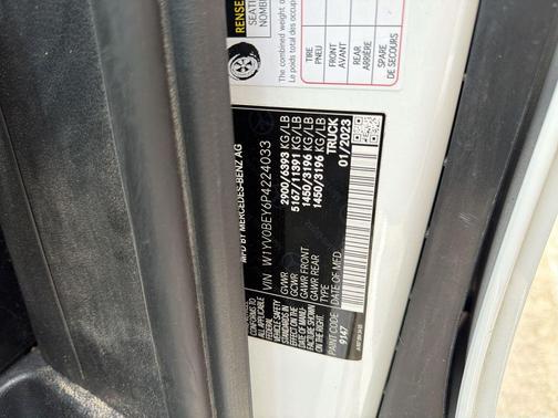 Arctic White 2023 Mercedes-Benz Metris Base