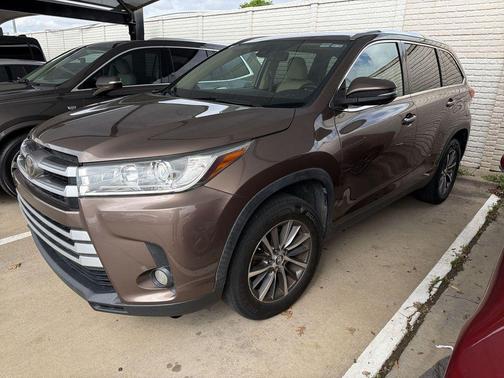 Toasted Walnut Pearl 2019 Toyota Highlander XLE