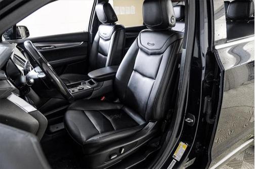 2021 Cadillac XT6 Luxury FWD