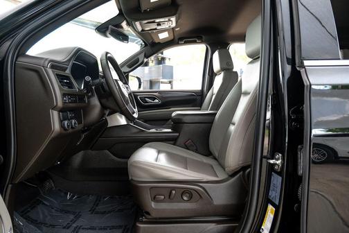 Black 2023 Chevrolet Suburban LT