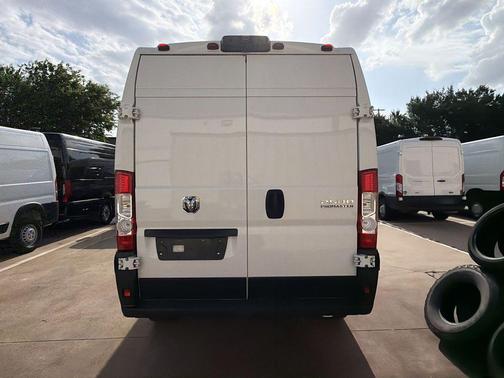 Bright White Clearcoat 2025 RAM ProMaster 2500 Tradesman