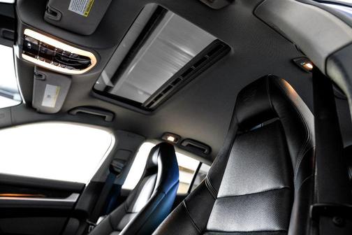 2016 Porsche Panamera Edition