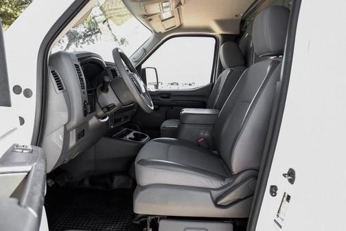 2017 Nissan NV Cargo NV2500 HD SV V6