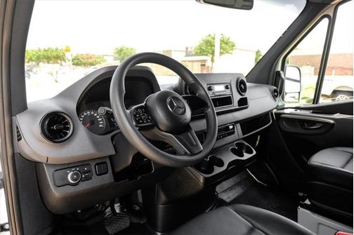 2023 Mercedes-Benz Sprinter 2500 Standard Roof