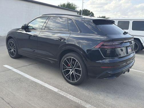 Orca Black Metallic 2019 Audi Q8 3.0T Premium