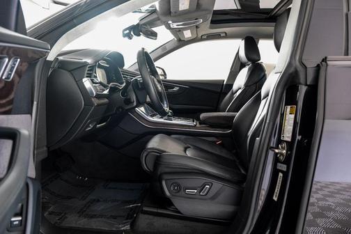 Orca Black Metallic 2019 Audi Q8 3.0T Premium