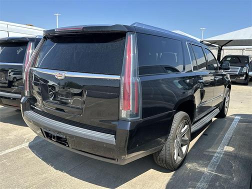 2018 Cadillac Escalade ESV Luxury