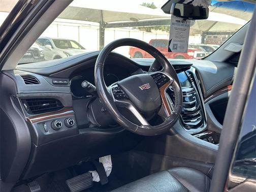 2018 Cadillac Escalade ESV Luxury