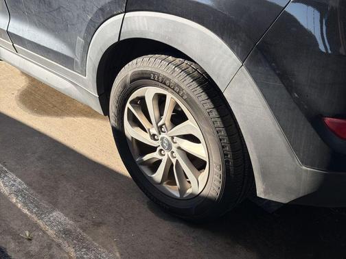 2017 Hyundai TUCSON SE