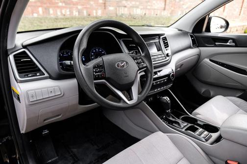 2017 Hyundai TUCSON SE