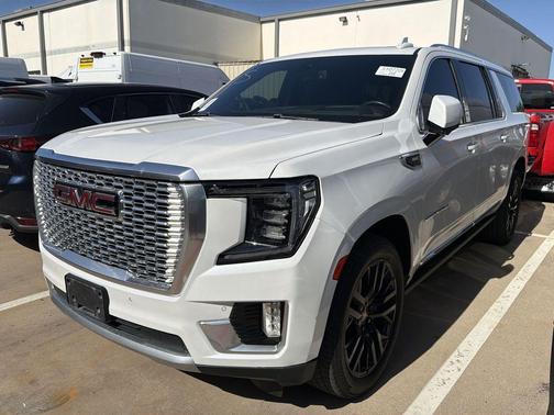 White Frost Tricoat 2022 GMC Yukon XL Denali