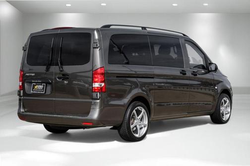 2017 Mercedes-Benz Metris Base