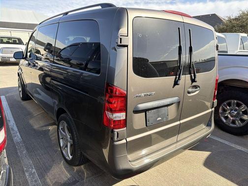 2017 Mercedes-Benz Metris Base